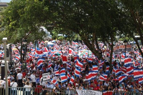 Presidente Rodrigo Chaves abandona comisión&hellip;