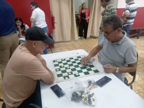 Ipís cierra hoy su primer curso básico de ajedrez tras tres meses de aprendizaje