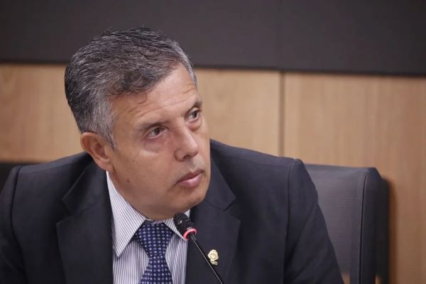 AyA elimina plaza y despide&hellip;