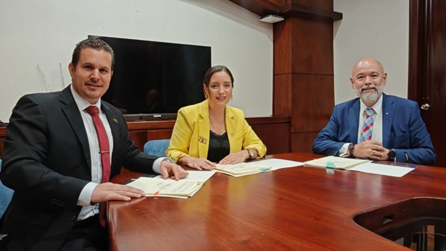 INDER, MIVAH y BANHVI unen esfuerzos para llevar vivienda digna y titularidad a territorios rurales